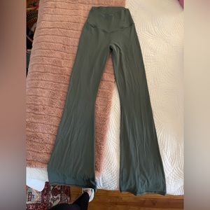 Aerie Crossover Flare Leggings size M